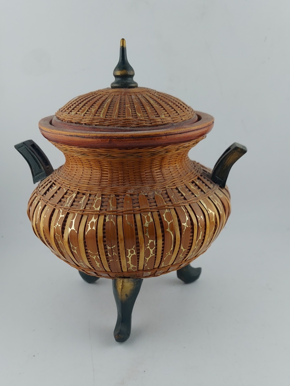 Chinise Decorative Woven Rattan Jar with Lid in Brown and Gold